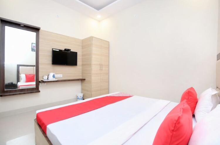 Forever Inn Hotel Near Golden Temple アムリトサル エクステリア 写真